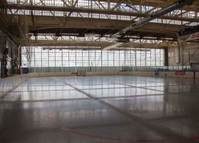 Hangar Hockey